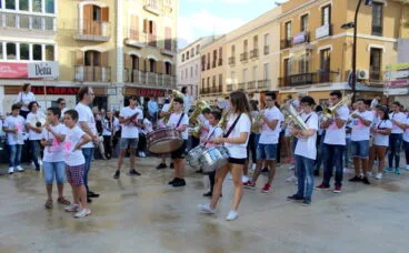 Participantes en el encuentro de bandas juveniles