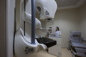 revision cancer de mama hla san carlos