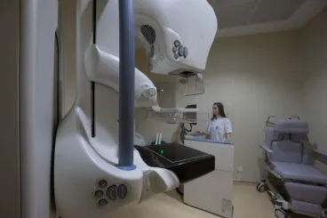 revision cancer de mama hla san carlos