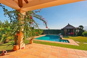 Terraza cubierta Aguila Rent a Villa