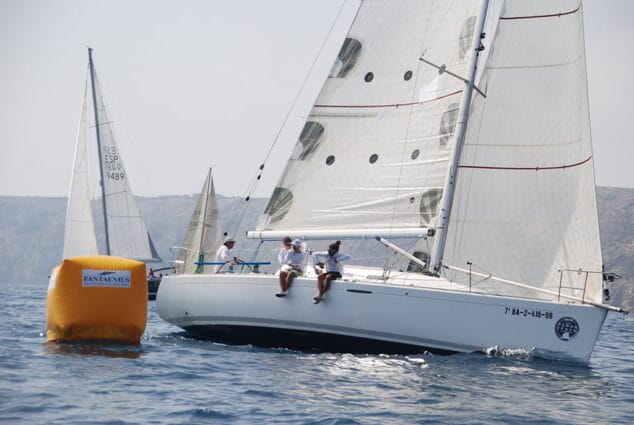 un barco de clase crucero