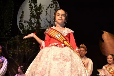 Presentación infantil París Pedrera 2018 – Thais y Carla