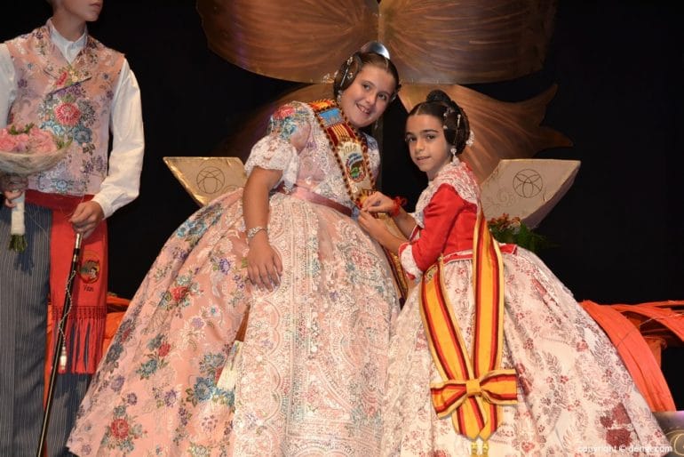 Presentación infantil París Pedrera 2018 - Thais y Carla