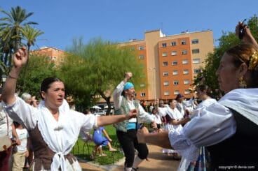 Dianium Dansa celebra el 9 d’Octubre – Bailando en la plaza