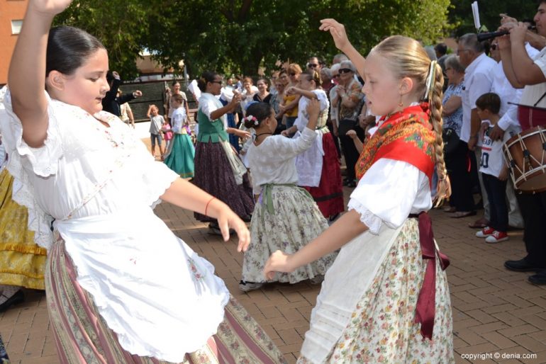Dianium Dansa celebra el 9 d'Octubre - Danzas populares