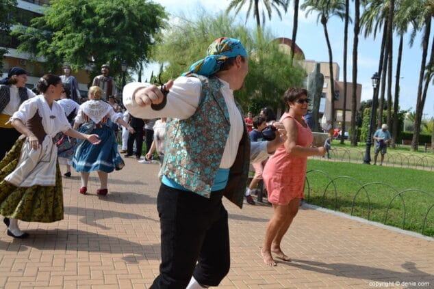 27 dianium dansa celebra el 9 doctubre dansa de denia