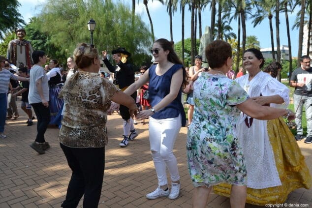 28 dianium dansa celebra el 9 doctubre dansa de denia