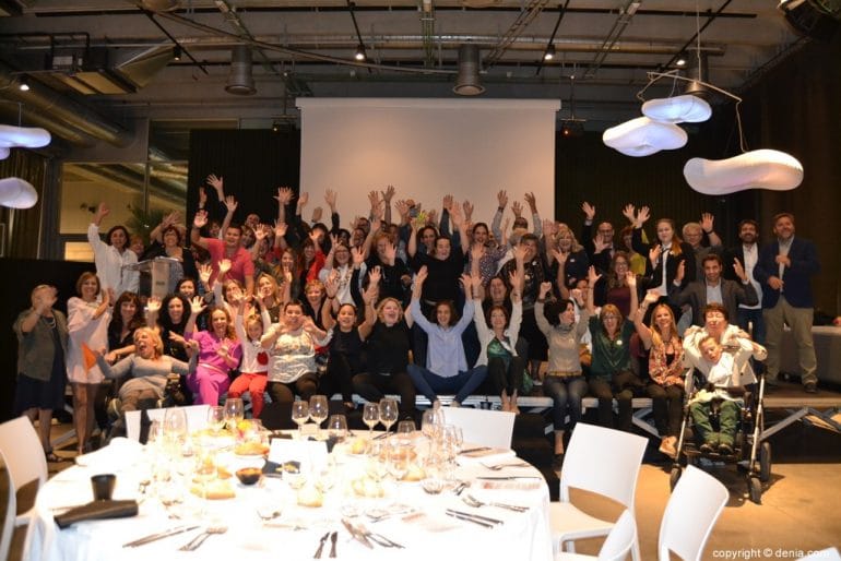 30 aniversario colegio Raquel Payá - foto de familia