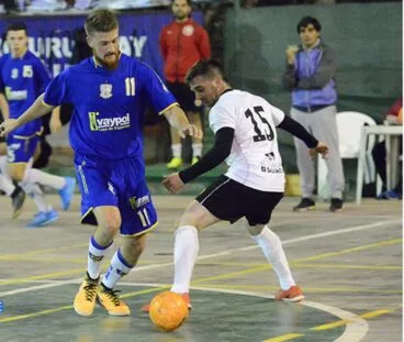 agustin cuel sortint d'un regat