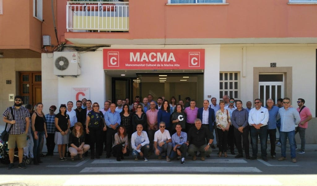 La MACMA culmina su 20º aniversario con la inauguración de la nueva sede 1 alcaldes y concejales de la marina alta