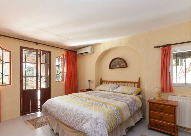 Amplio dormitorio con aire acondicionado Vacation Villas