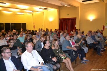 asistentes a la presentacion del pge de denia