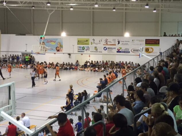 aspercto grada del pabellon joan fuster