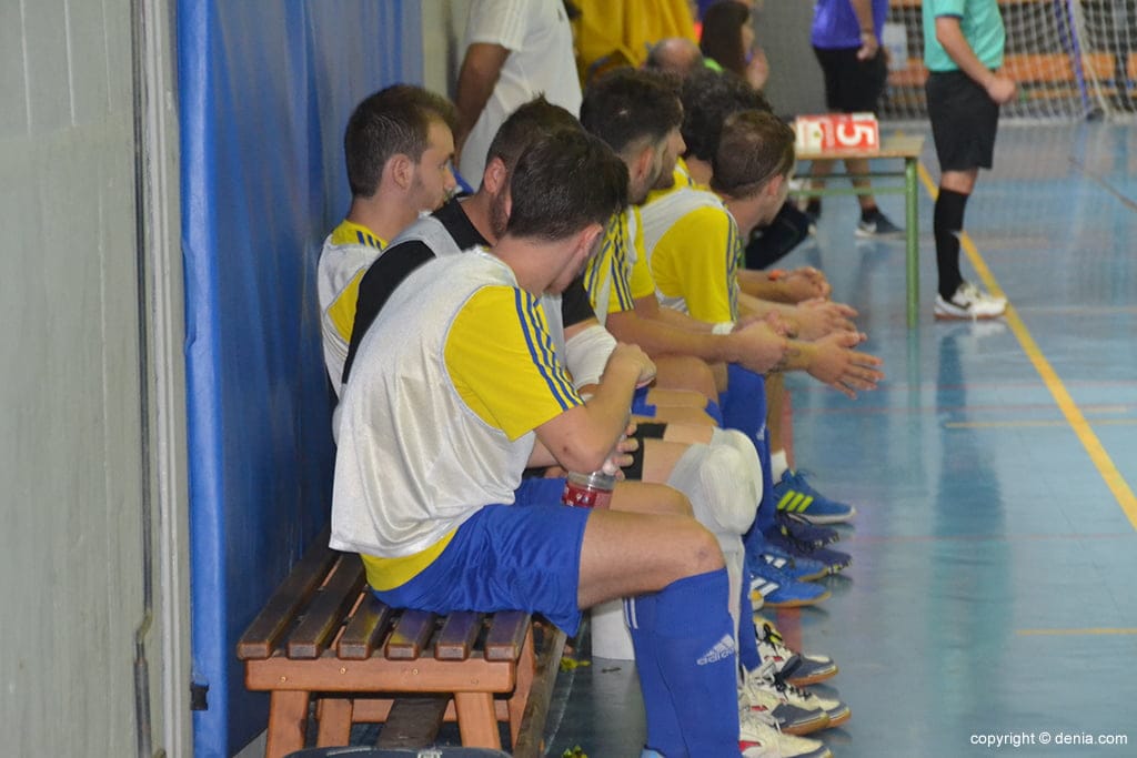 El Canet FS castigó duramente los errores del Dénia Futsal (2-7) 1 banquillo del denia futsal