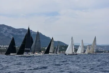 barcos en plena regata