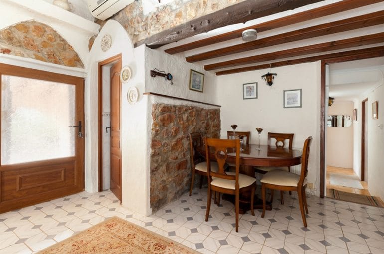 Comedor con vigas madera rural Vacation Villas