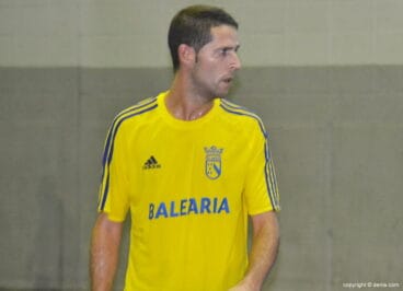 curro autor de dos goles