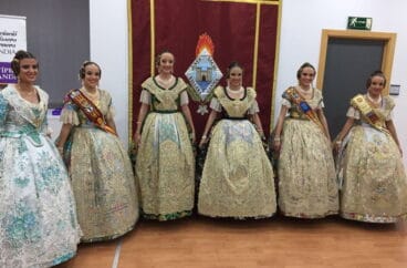 Falleras mayores en la presentación de Gandía