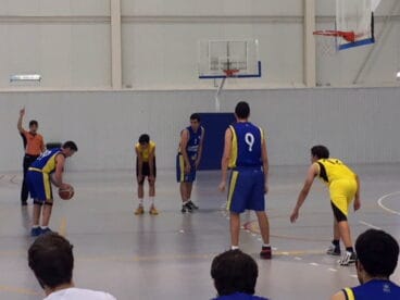 kiko lasarte lanzando un tiro libre