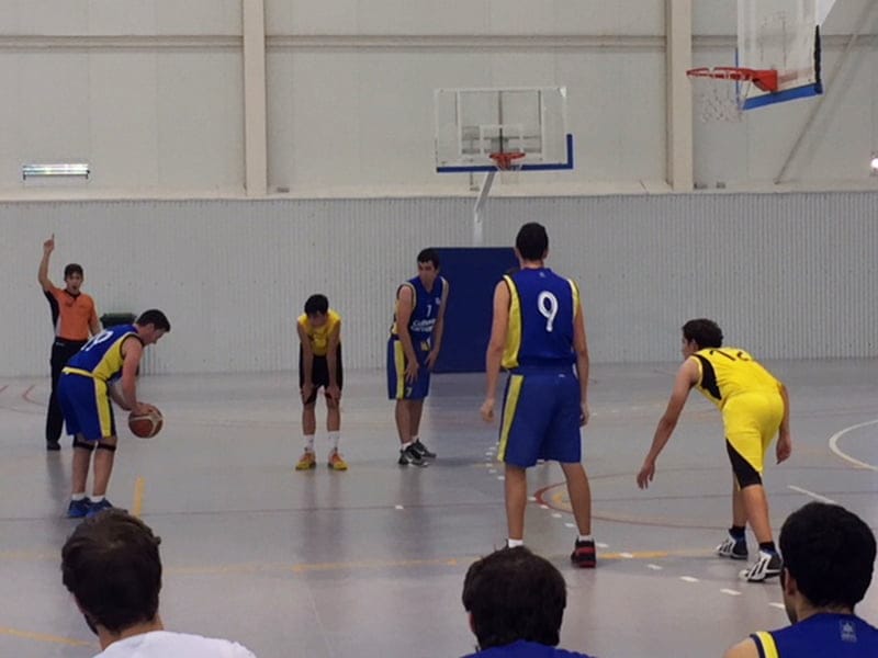 kiko lasarte lanzando un tiro libre