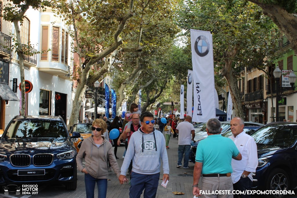 La calle Campos acogió la Exposición del Motor