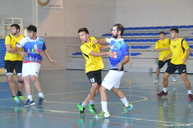 los chicos del garbi denia en defensa
