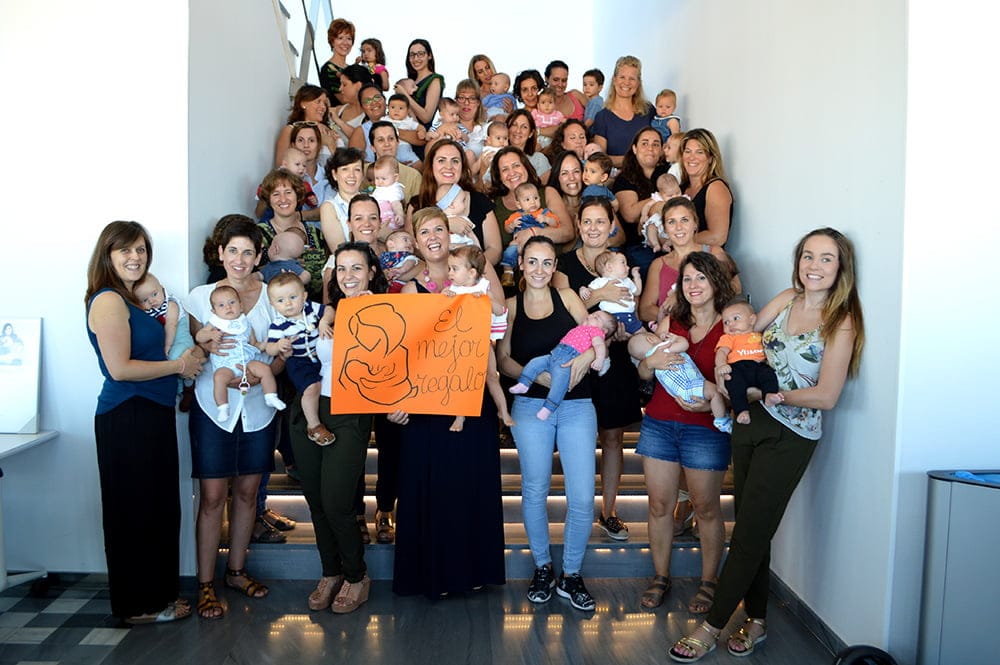 madres lactantes en la jornada organizada por el hospital de denia