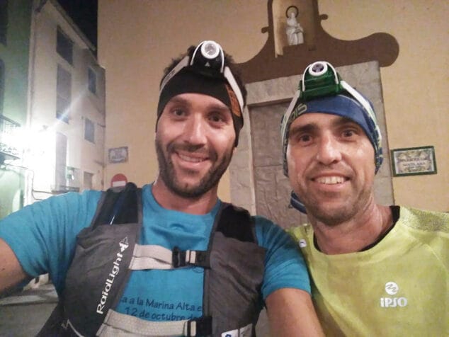 marc banuls junto a otro relevista