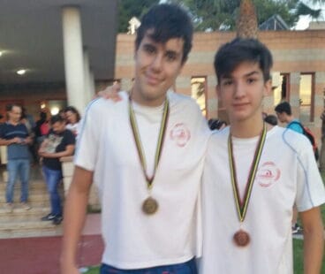 miguel ordonez y benito pastor con sus medallas
