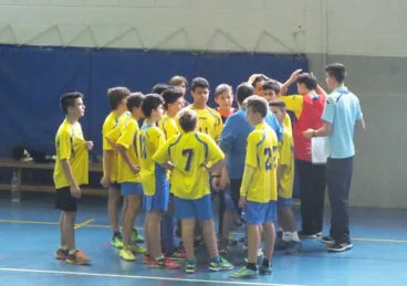 pina de los jugadores infantiles del handbol xabia