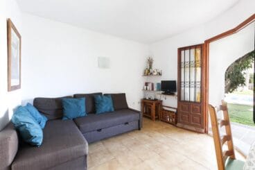 Salon Quality Rent a Villa