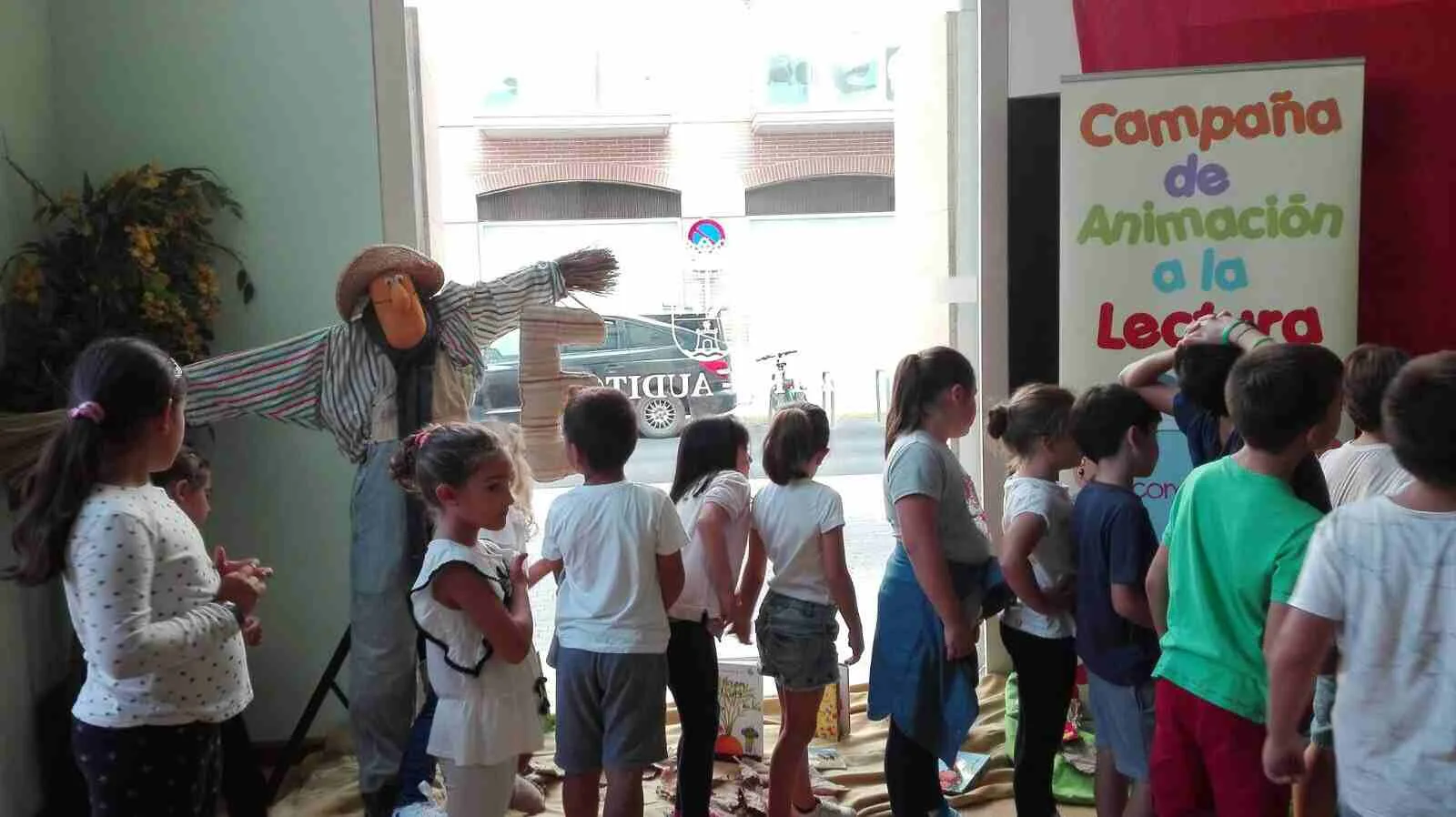 Más de 300 escolares "Siembran Palabras" mientras se conciencian sobre medio ambiente 1 teatro participativo entre los alumnos