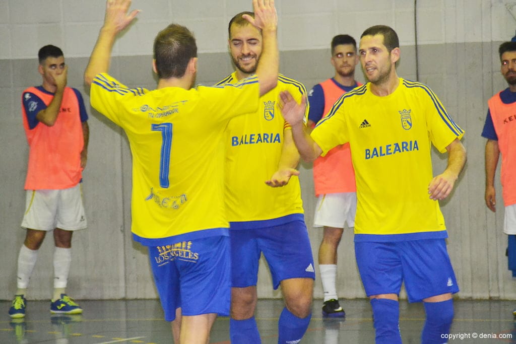 Los árbitros descentraron al Dénia Futsal cuando mejor jugaba ante el CCR Castelldefels (4-5) 2 tent agradece la buena asistencia a blai