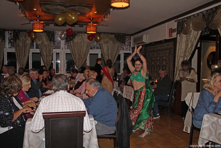 The Everest Nepali & Indian Restaurant espectáculo