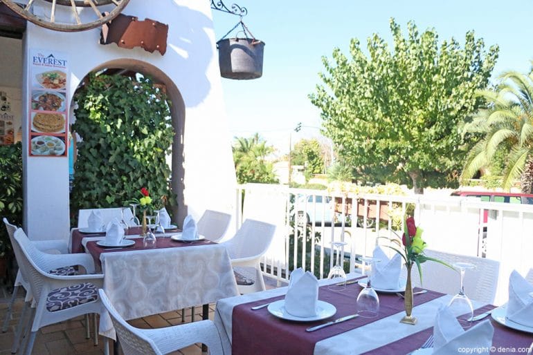 The Everest Nepali & Indian Restaurant terraza
