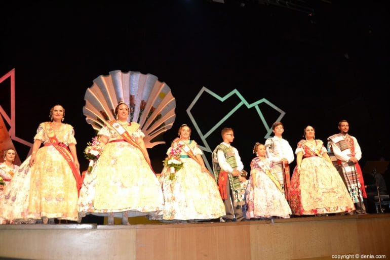 Presentación Falleras Mayores Darrere del Castell 2018 - Con los cargos 2017