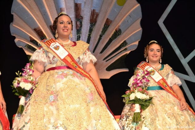 09 presentacion falleras mayores darrere del castell 2018 raquel y andrea