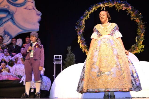 09 presentacion infantil de baix la mar ferran proclama a aitana