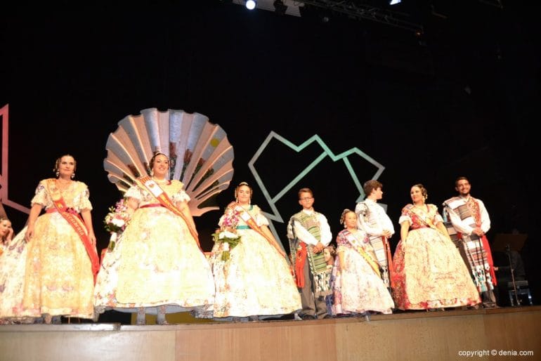 Presentación Falleras Mayores Darrere del Castell 2018 - Con los cargos 2017