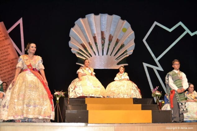 12 presentacion falleras mayores darrere del castell 2018 cargos