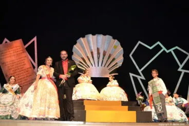Presentación Falleras Mayores Darrere del Castell 2018 – Paco Arnau