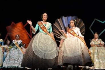 Presentación Falleras Mayores Darrere del Castell 2018 – Falleras mayores de Dénia