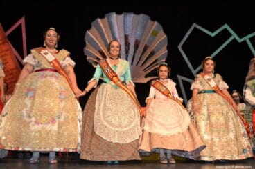 Presentación Falleras Mayores Darrere del Castell 2018 – Falleras mayores de Dénia