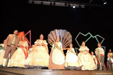Presentación Falleras Mayores Darrere del Castell 2018 – Falleras mayores de Dénia
