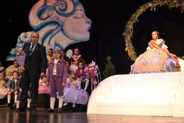 24 presentacion infantil de baix la mar comissio de festes de la mare de deu dels desemparats