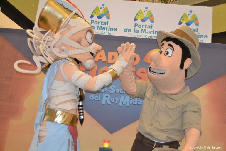 Visita de Tadeo Jones al Centro Comercial Portal de la Marina - Tadeo y la Momia