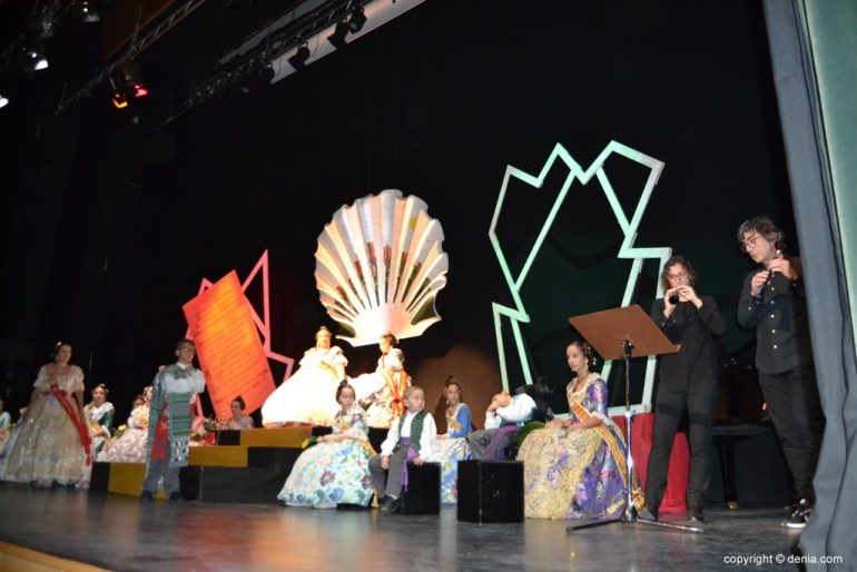 Präsentation von Falleras Mayores Darrere del Castell 2018 - Bühne