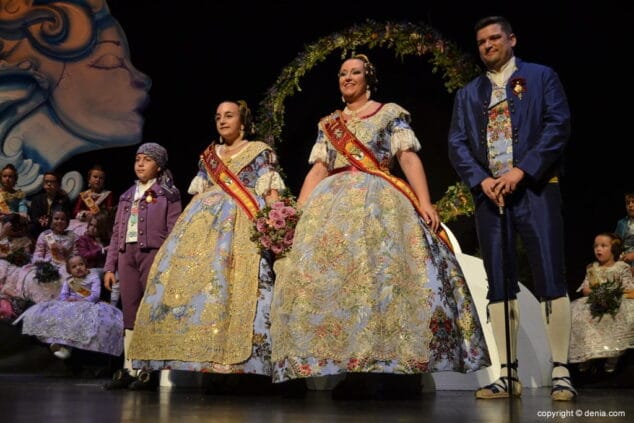 30 presentacion infantil de baix la mar con maria y manuel