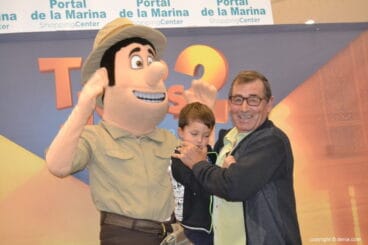Visita de Tadeo Jones al Centro Comercial Portal de la Marina 2017 – Con el abuelo y Tadeo