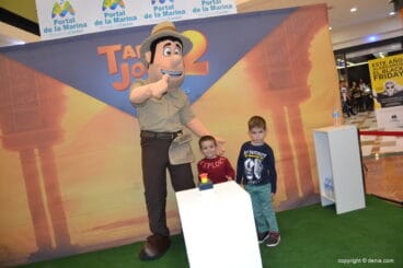 Visita de Tadeo Jones al Centro Comercial Portal de la Marina 2017 – Familia con Tadeo